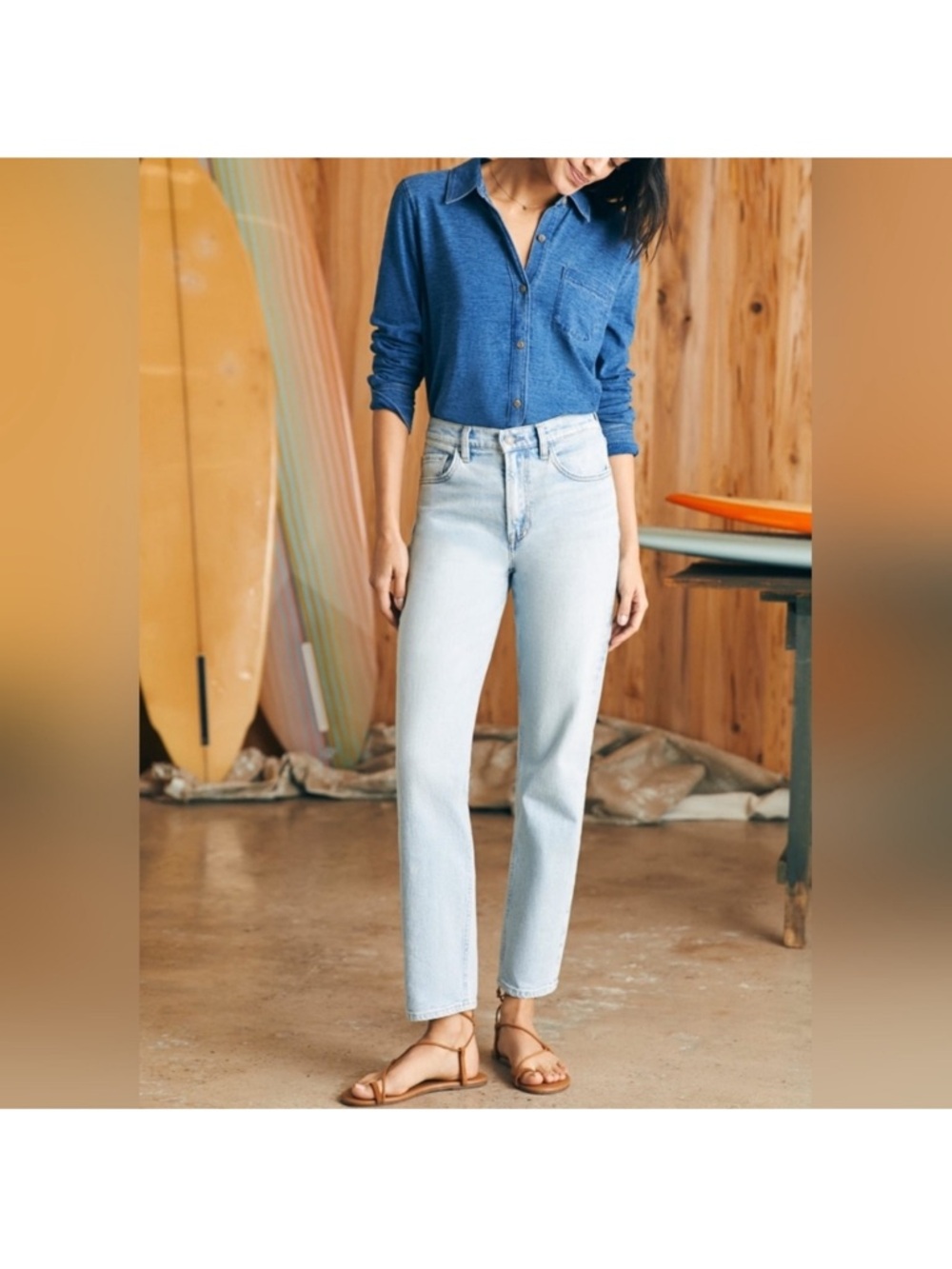 Faherty Organic Cotton Slim
Straight Denim Jeans Light Wash, size 26